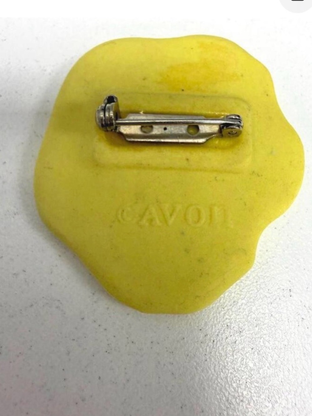 Vinatge Avon Yellow Floral Ceramic brooch-jewelry - Picture 5 of 6